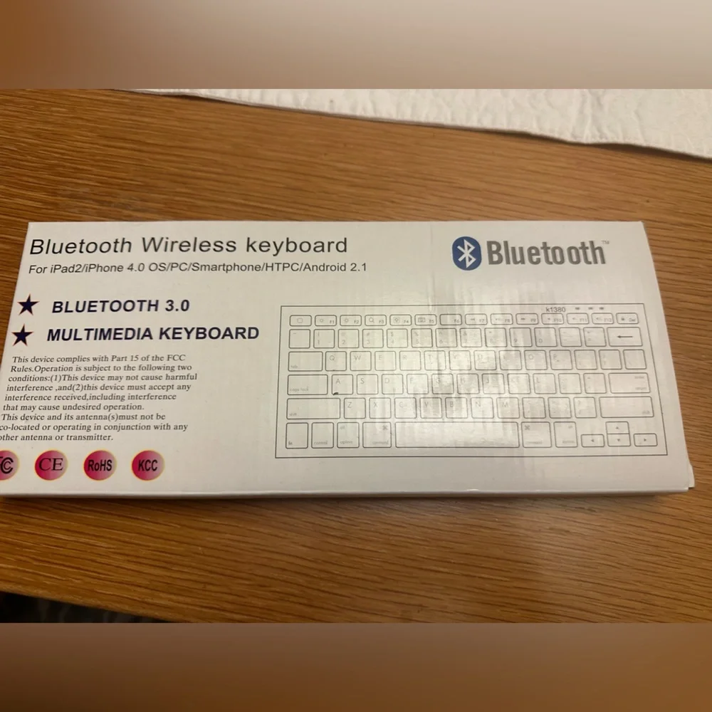 Vintage wireless keyboard, use with tablet or cellphone